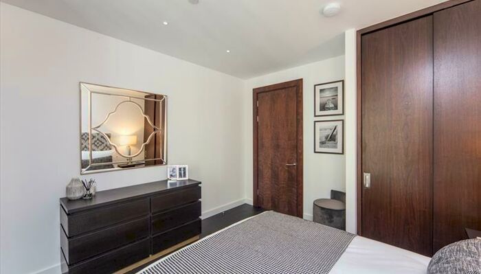 2 Bedroom Apartment To Rent In Thornes House, Charles Clowes Walk, London, SW11
