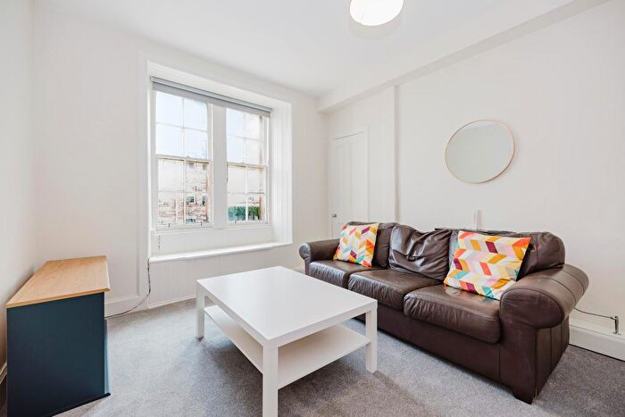 1 Bedroom Flat To Rent In Buccleuch Street, Edinburgh, EH8