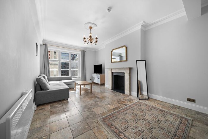 1 Bedroom Flat To Rent In Duke Street, St. James, London, SW1Y