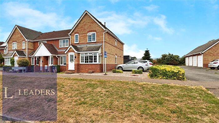 3 Bedroom End Of Terrace House For Sale In Hawthorn Close, Halstead, Essex, CO9