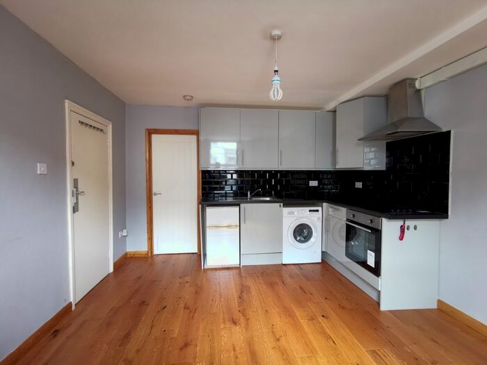 1 Bedroom Flat To Rent In Napier Road, Luton, LU1