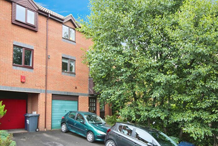 3 Bedroom Town House To Rent In Garratts Way, High Wycombe, HP13