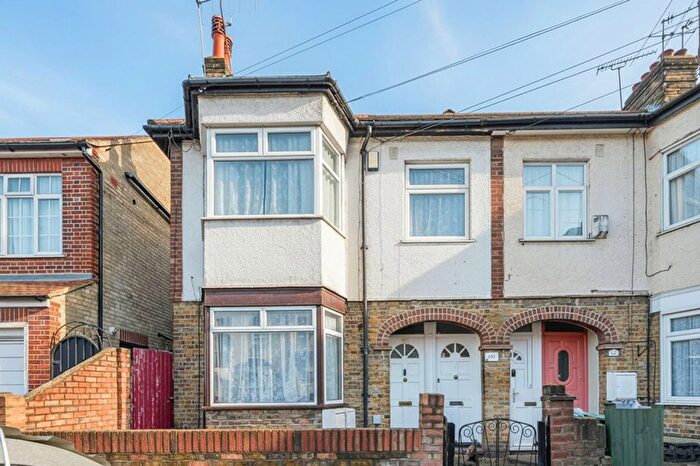 2 Bedroom Terraced House To Rent In Walthamstow, Walthamstow, London, E17