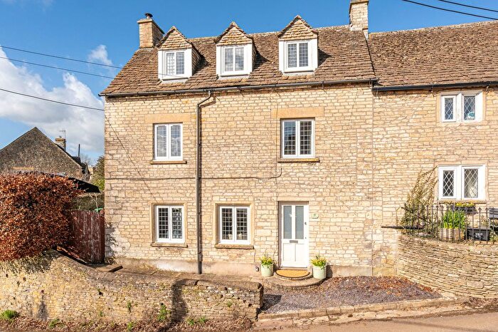 4 Bedroom Semi Detached House For Sale In Brook Hill, Sherston, SN16