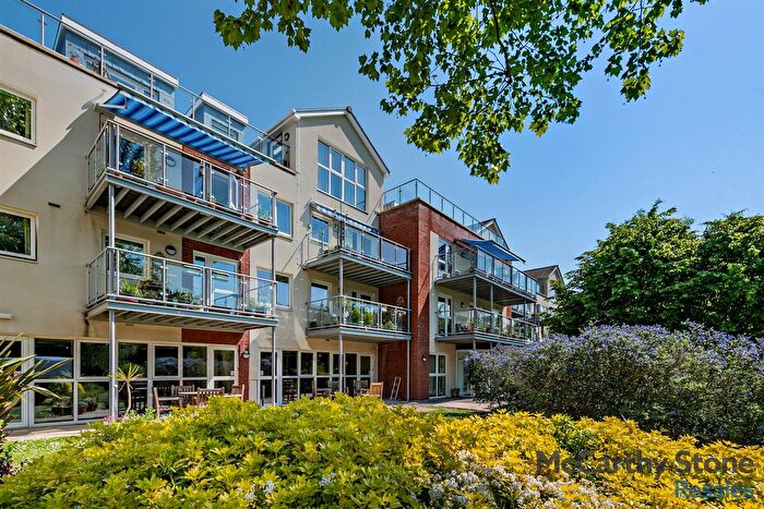 1 Bedroom Flat For Sale In Ellisfields Court, Mount St, Taunton, TA1