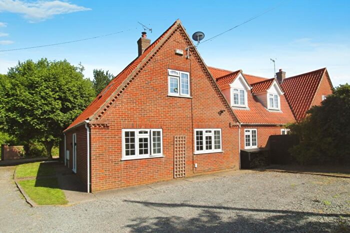 3 Bedroom Semi-Detached House For Sale In North End, Swineshead, PE20