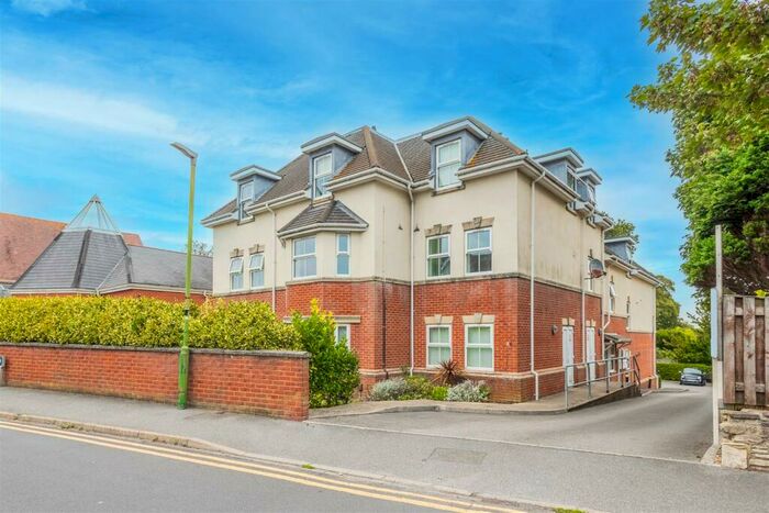 2 Bedroom Apartment To Rent In Southbourne Road, Bournemouth, Dorset, BH6