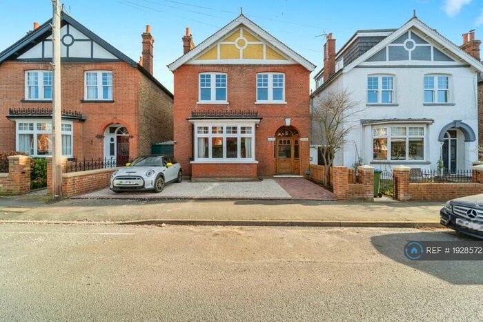 4 Bedroom Detached House To Rent In Winchester Road, Walton-On-Thames, KT12