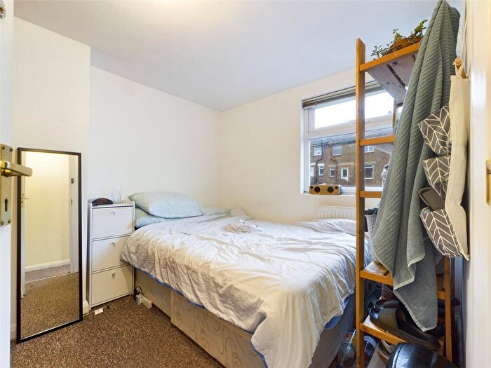 1 Bedroom Terraced House To Rent In Roedale Road, Brighton, BN1