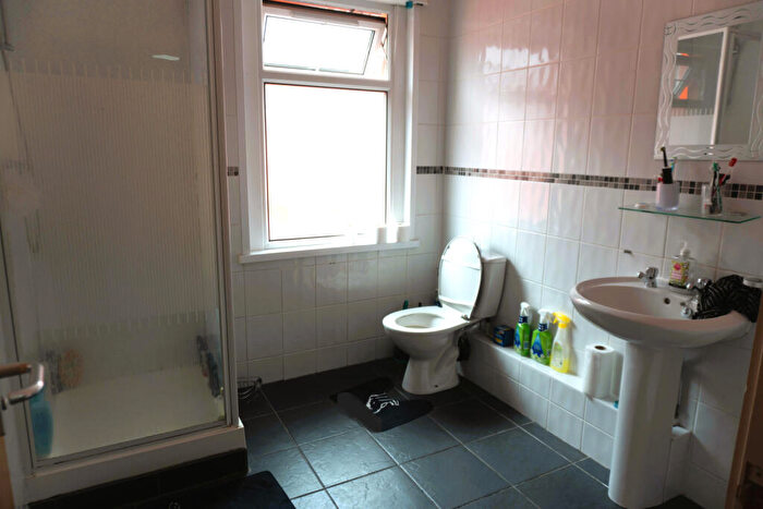 5 Bedroom Terraced House To Rent In Mackintosh Place, Cardiff, CF24