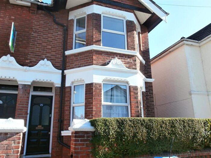 5 Bedroom Semi-Detached House To Rent In Harborough Road, Southampton, SO15