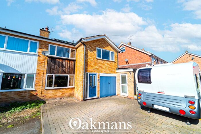 3 Bedroom Semi Detached House For Sale In Crabtree Drive, Bromsgrove, Worcestershire, B61