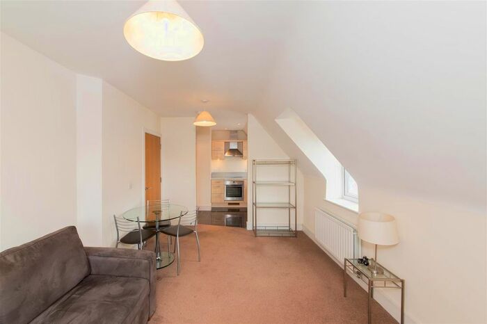 1 Bedroom Flat To Rent In Holders Hill Road, Mill Hill, London, NW7