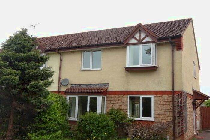 4 Bedroom Semi-Detached House To Rent In Tonedale, Wellington, TA21