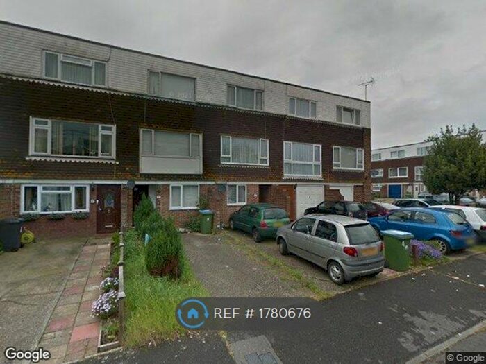 4 Bedroom Terraced House To Rent In Cherry Croft, West Sussex, BN17