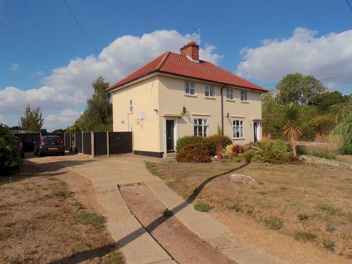 3 Bedroom Semi-Detached House For Sale In Rockalls Road, Polstead, CO6