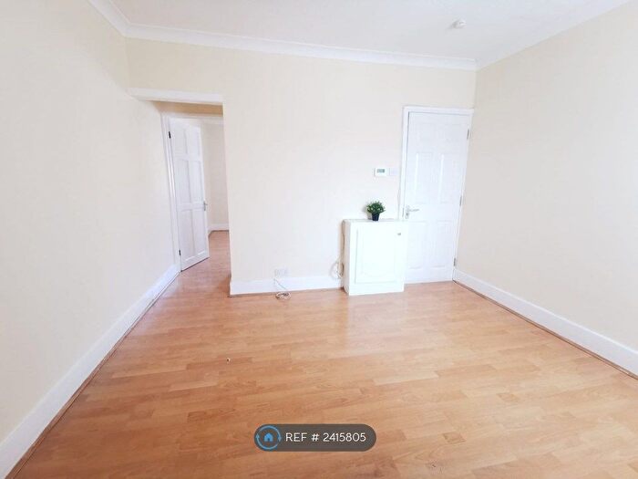 1 Bedroom Flat To Rent In Elm Park Road, Reading, RG30