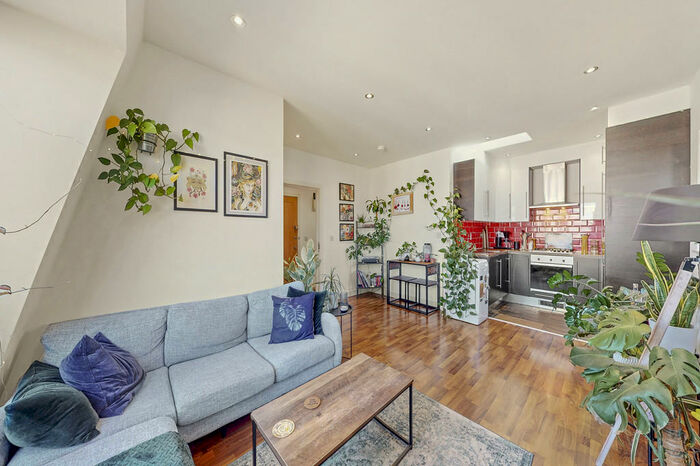 2 Bedroom Apartment To Rent In Cheshire Street, Shoreditch, E2