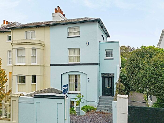 3 Bedroom Semi-Detached House For Sale In Church Street, Hampton, TW12