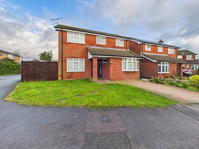 3 Bedroom Detached House For Sale In Chilton Close, Holmer Green, Buckinghamshire, HP15