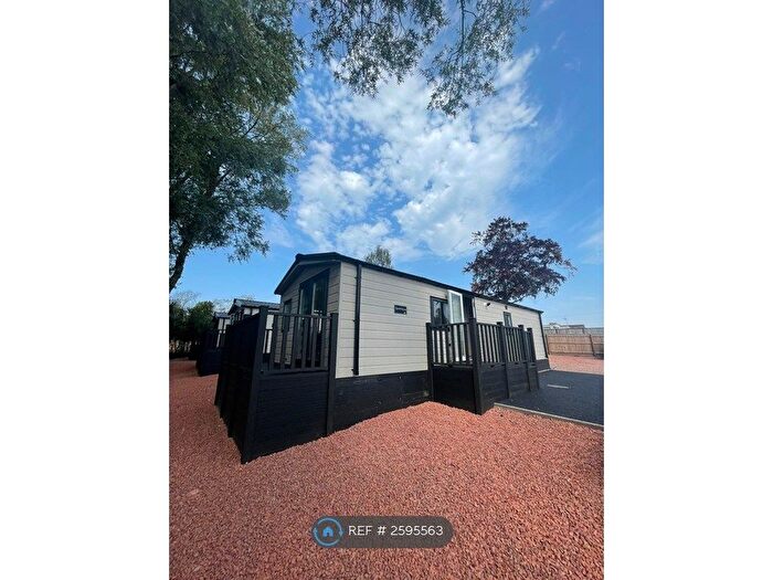 2 Bedroom Mobile/park Home To Rent In Lakeside, Minsterworth, GL2