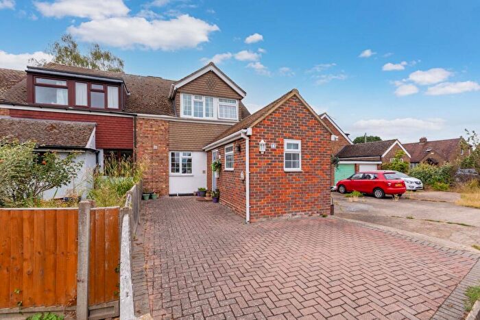 3 Bedroom Semi-Detached House For Sale In Chequers Orchard, Iver, SL0