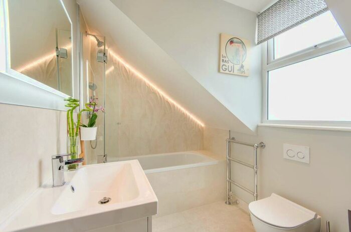 2 Bedroom Flat To Rent In Connaught Road, Harlesden, London, NW10