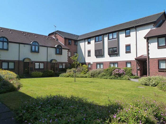 2 Bedroom Flat To Rent In Alexandra Mews, Ormskirk, L39