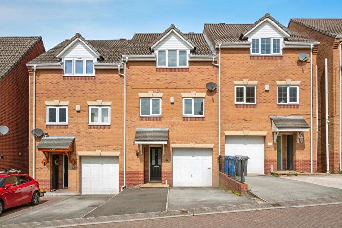 3 Bedroom Town House For Sale In Hills Close, Mexborough, S64
