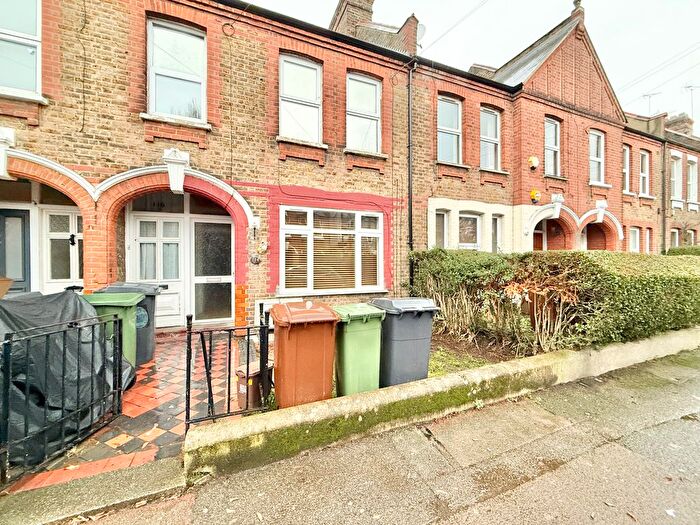 2 Bedroom Flat To Rent In Fleeming Road, London, E17