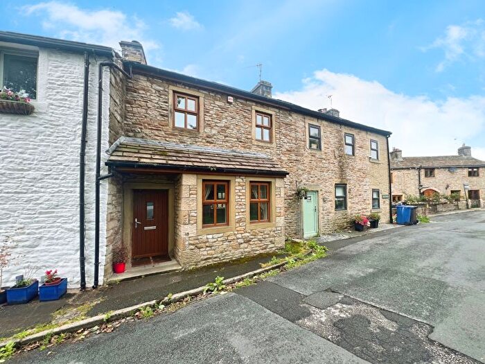 2 Bedroom Cottage To Rent In Skipton Old Road, Foulridge, Colne, BB8