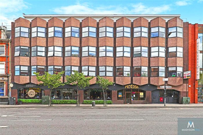 2 Bedroom Apartment To Rent In Mare Street, London, E8