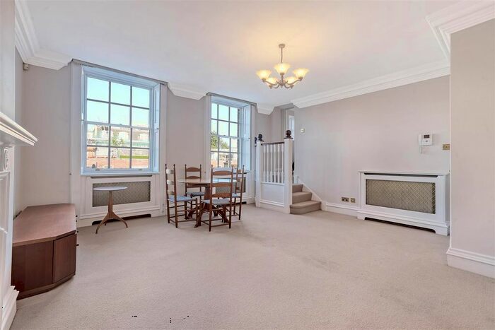 2 Bedroom Flat To Rent In Devonshire Place, London, W1G