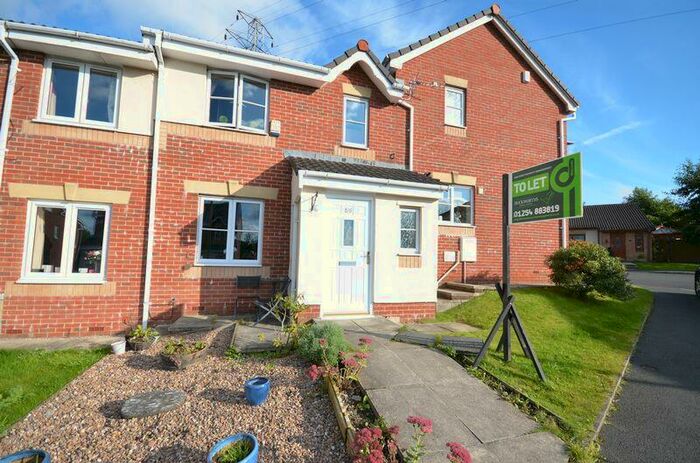 3 Bedroom Mews To Rent In Spring Meadows, Clayton Le Moors, BB5