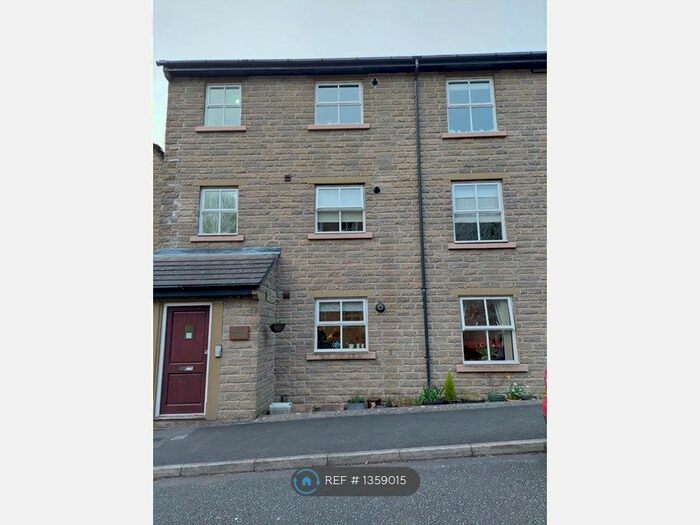 2 Bedroom Flat To Rent In Hamson Drive, Bollington, Macclesfield, SK10
