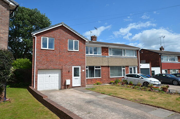 4 Bedroom Semi-Detached House For Sale In Windsor Road, Carlton In Lindrick, S81