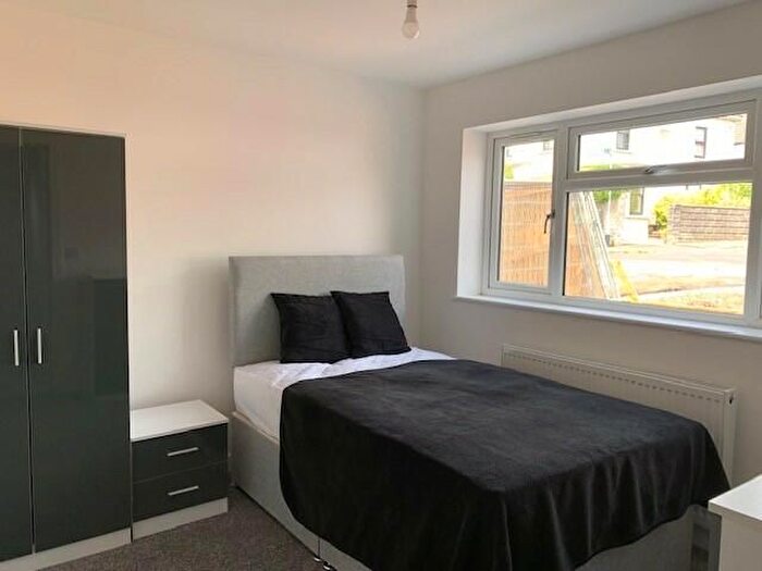 6 Bedroom Flat To Rent In Mayfield Park South, Bristol, BS16