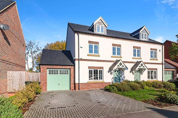 4 Bedroom Semi-Detached House For Sale In Lakeside Avenue, Kings Langley, WD4