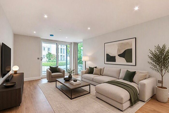 2 Bedroom Flat For Sale In Highmoor Road, Poole, Dorset, BH14