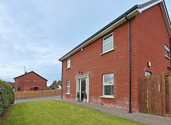 3 Bedroom Semi-Detached House For Sale In Rose Walk, Tandragee, BT62