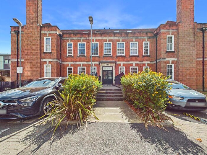 1 Bedroom Flat To Rent In Brighton Road, Purley, CR8
