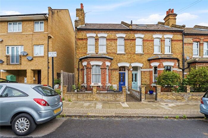 4 Bedroom House For Sale In Sarsfeld Road, SW12