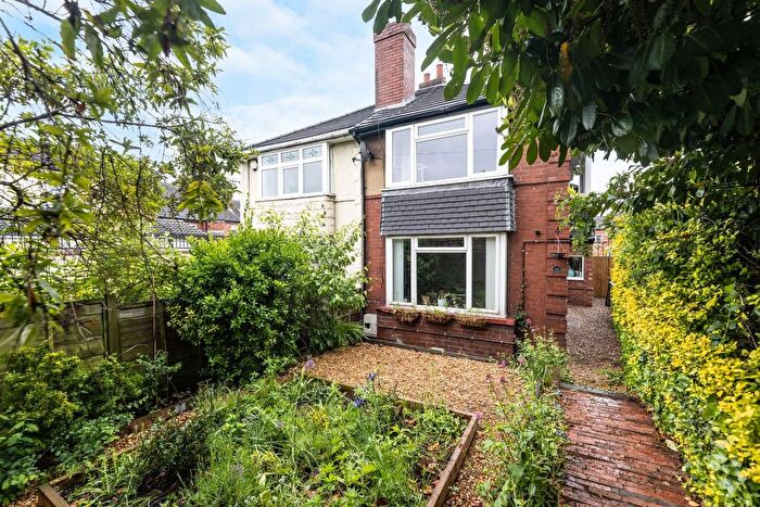 3 Bedroom Semi-Detached House For Sale In Front Street, Castleford, WF10