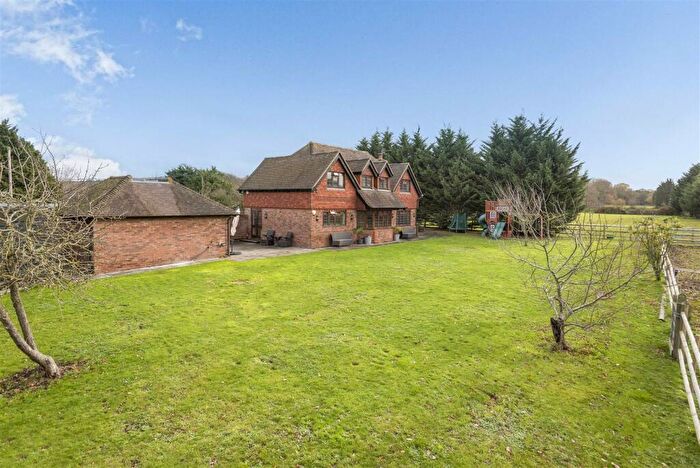 3 Bedroom Detached House For Sale In Cocksure Lane, Sidcup, DA14