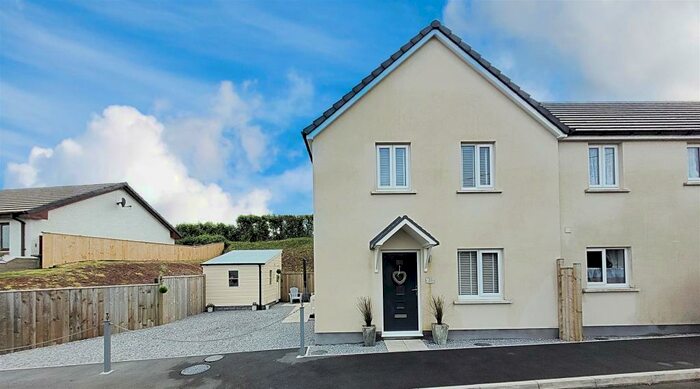 3 Bedroom Semi-Detached House For Sale In Heol Llansaint, Broadway, SA17