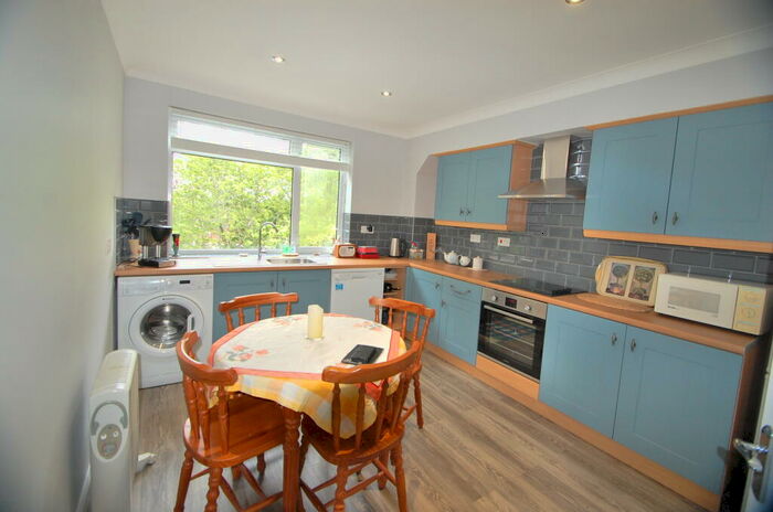 2 Bedroom Apartment To Rent In Woodcote Road, Wallington, SM6