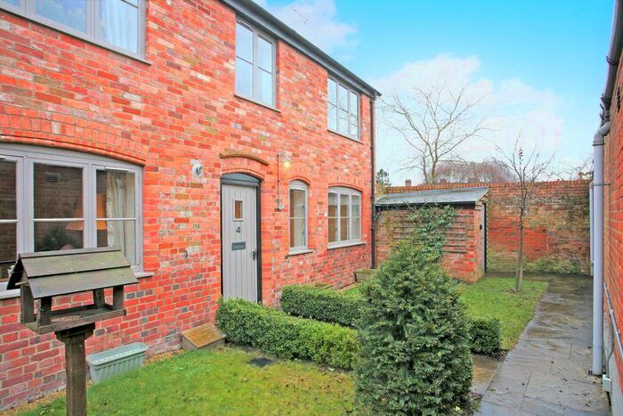 2 Bedroom House To Rent In Bridewell Street, Devizes, SN10