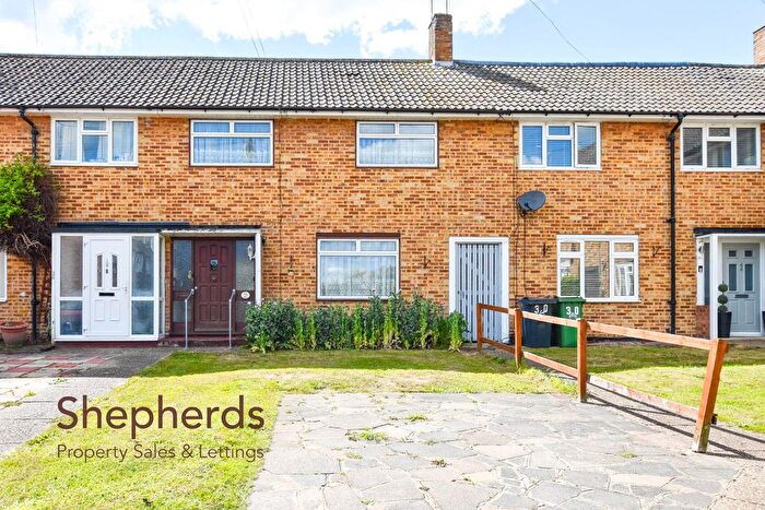 3 Bedroom Terraced House For Sale In Montgomery Drive, Waltham Cross, EN8