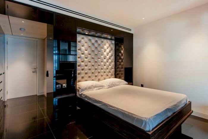 Apartment To Rent In The Heron, EC2Y