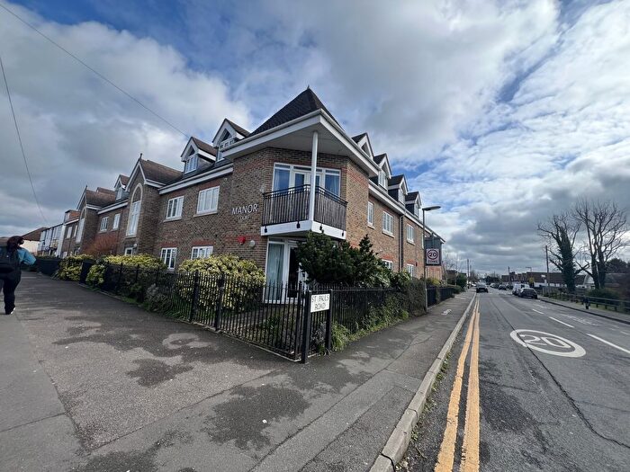 2 Bedroom Flat To Rent In Manor Court, Thorpe Road, Staines, TW18